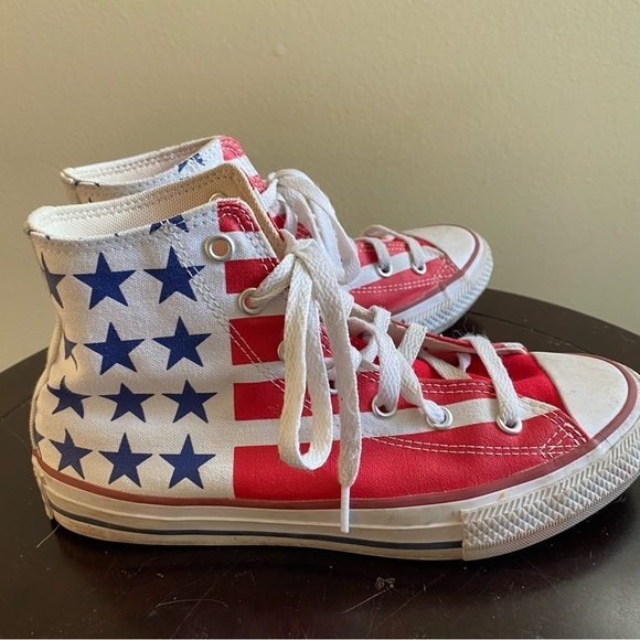 Converse Other - Converse Chuck Taylor All Star Star & Strips Sneakers 667794F 4Y